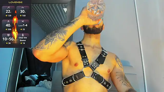 Snapshot of MarkWalker__ chatting on March 31, 2026, 9:55 am MarkWalker online show from March 31, 2026, 9:55 am