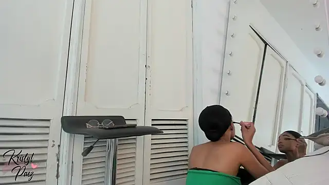 kristyl paez online show from December 2, 2025, 7:37 pm