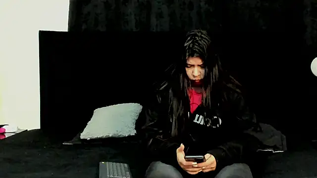 Snapshot of lissandthor13 chatting on January 13, 2026, 10:19 am lissandthor13 online show from January 13, 2026, 10:19 am