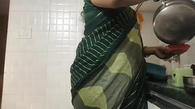 Snapshot of Riyasingh9 chatting on February 26, 2025, 3:14 am Riyasingh9 online show from February 26, 2025, 3:14 am