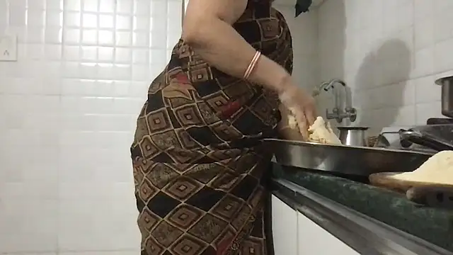 Snapshot of Riyasingh9 chatting on February 17, 2025, 3:47 am Riyasingh9 online show from February 17, 2025, 3:47 am