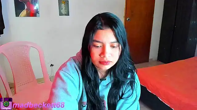 madiison beckett1 online show from February 16, 2025, 11:38 am