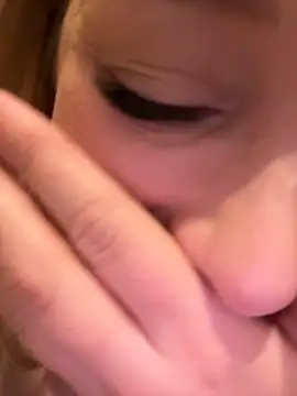 Snapshot of CherryAuroraa chatting on December 12, 2024, 9:26 pm CherryAuroraa online show from December 12, 2024, 9:26 pm