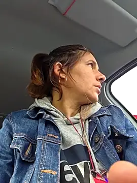 Lina lou4 online show from October 19, 2025, 9:12 am