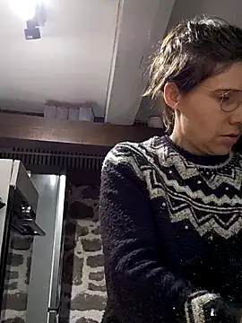 Lina lou4 online show from March 18, 2025, 4:39 pm