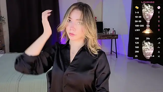 Snapshot of AmelieAxie chatting on February 23, 2026, 3:08 am AmelieAxie online show from February 23, 2026, 3:08 am