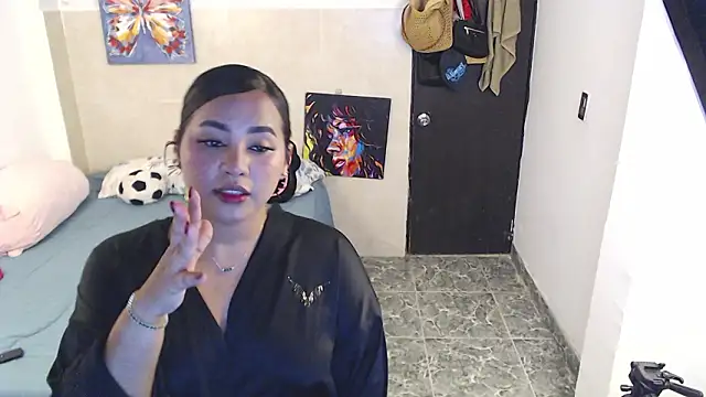 Snapshot of luciana_keating chatting on March 3, 2026, 1:56 am luciana keating online show from March 3, 2026, 1:56 am