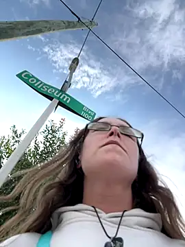 Dakota 02 online show from September 20, 2025, 9:31 pm