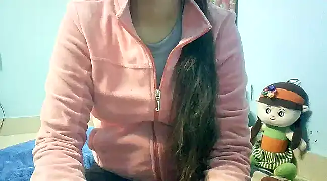 Snapshot of lovelydesi21 chatting on January 14, 2025, 2:53 pm lovelydesi21 online show from January 14, 2025, 2:53 pm