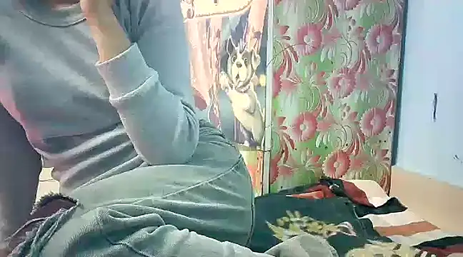 Snapshot of lovelydesi21 chatting on January 25, 2025, 2:58 pm lovelydesi21 online show from January 25, 2025, 2:58 pm