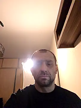 Snapshot of Roman0798 chatting on December 21, 2025, 7:10 am Roman0798 online show from December 21, 2025, 7:10 am