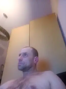 Roman0798 online show from February 5, 2025, 11:17 pm