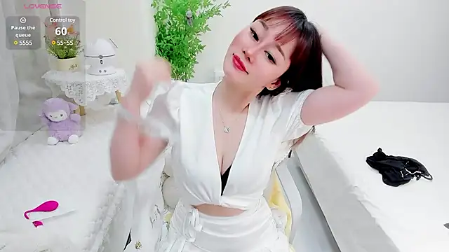 Vivian-6 online show from March 17, 2025, 2:19 am