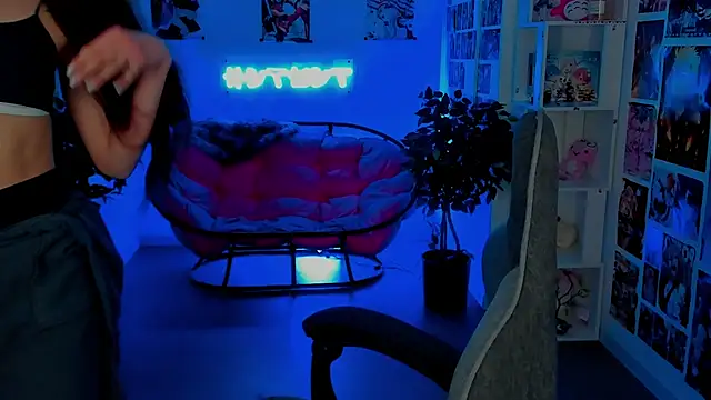 Snapshot of EmilyWilden chatting on March 18, 2025, 9:01 am EmilyWilden online show from March 18, 2025, 9:01 am