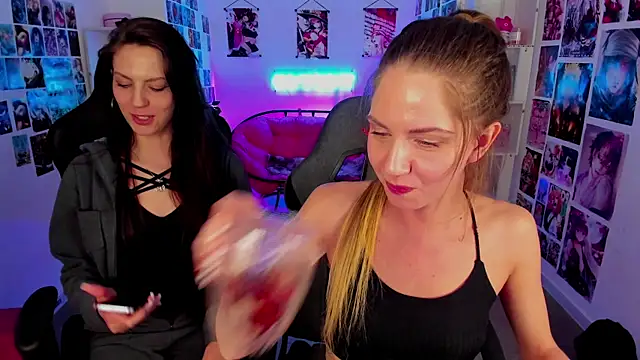 Snapshot of EmilyWilden chatting on March 9, 2025, 1:15 pm EmilyWilden online show from March 9, 2025, 1:15 pm