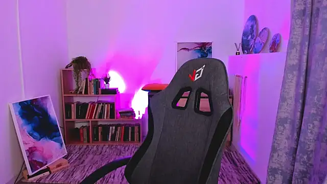 Snapshot of EmilyWilden chatting on February 14, 2025, 8:21 am EmilyWilden online show from February 14, 2025, 8:21 am