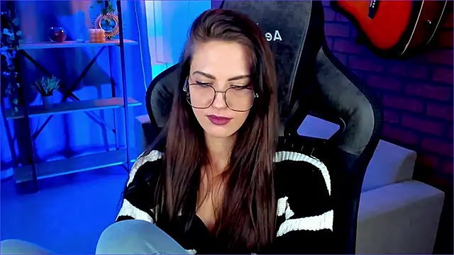 Snapshot of EmilyWilden chatting on December 29, 2024, 12:23 pm EmilyWilden online show from December 29, 2024, 12:23 pm