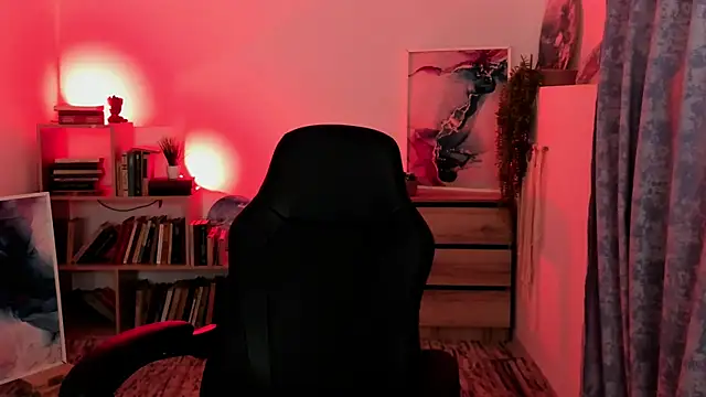 Snapshot of EmilyWilden chatting on October 31, 2025, 8:33 am EmilyWilden online show from October 31, 2025, 8:33 am