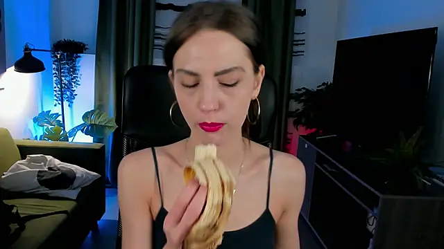 Snapshot of EmilyWilden chatting on March 17, 2025, 8:18 am EmilyWilden online show from March 17, 2025, 8:18 am