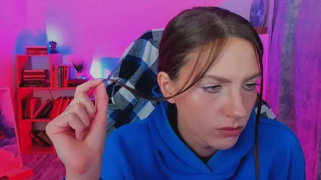 Snapshot of EmilyWilden chatting on October 2, 2025, 8:29 am EmilyWilden online show from October 2, 2025, 8:29 am