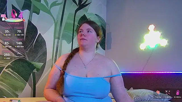 Snapshot of RubyValen chatting on April 10, 2026, 1:23 am RubyValen online show from April 10, 2026, 1:23 am