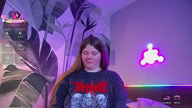 Snapshot of RubyValen chatting on April 14, 2026, 1:32 am RubyValen online show from April 14, 2026, 1:32 am