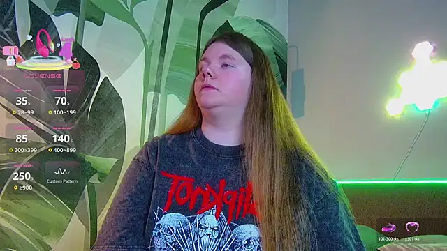 Snapshot of RubyValen chatting on April 2, 2026, 1:35 am RubyValen online show from April 2, 2026, 1:35 am