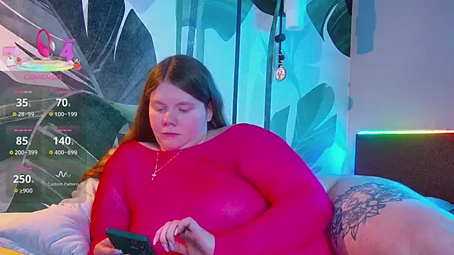 Snapshot of RubyValen chatting on April 4, 2026, 1:12 am RubyValen online show from April 4, 2026, 1:12 am