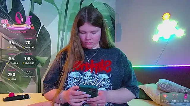 Snapshot of RubyValen chatting on March 26, 2026, 1:37 am RubyValen online show from March 26, 2026, 1:37 am