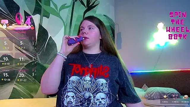 Snapshot of RubyValen chatting on February 2, 2026, 1:37 am RubyValen online show from February 2, 2026, 1:37 am