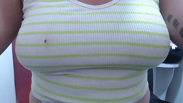 Laura hottt online show from October 27, 2025, 5:36 pm