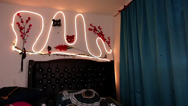 Snapshot of pussytight_pervert chatting on March 18, 2025, 7:55 pm pussytight pervert online show from March 18, 2025, 7:55 pm