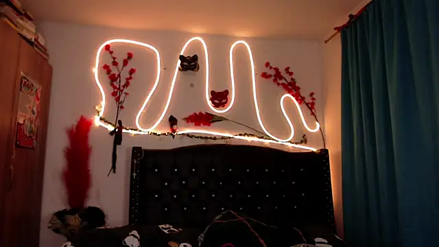 Snapshot of pussytight_pervert chatting on March 21, 2025, 11:23 pm pussytight pervert online show from March 21, 2025, 11:23 pm