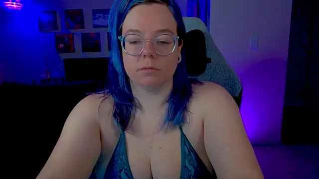 KiraSpitQueen online show from May 31, 2026, 3:56 am
