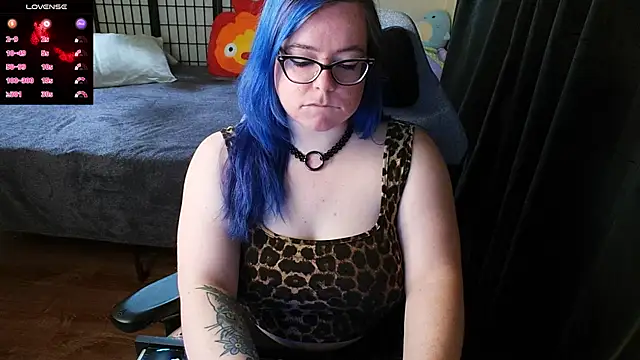 Snapshot of KiraSpitQueen chatting on February 7, 2025, 3:34 am KiraSpitQueen online show from February 7, 2025, 3:34 am