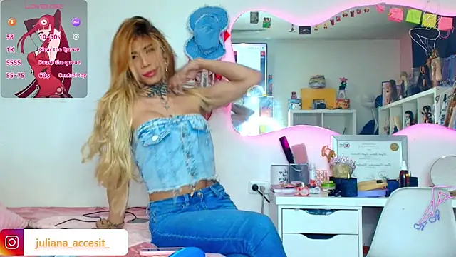 caroline cossei online show from May 14, 2026, 11:57 pm