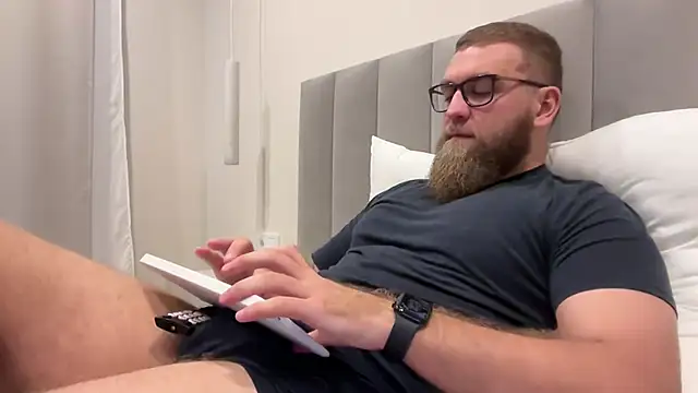 Bear bear  online show from November 10, 2025, 11:04 am