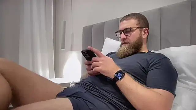 Bear bear  online show from October 26, 2025, 12:38 pm