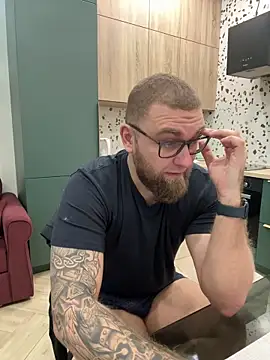 Bear bear  online show from February 28, 2025, 2:31 pm