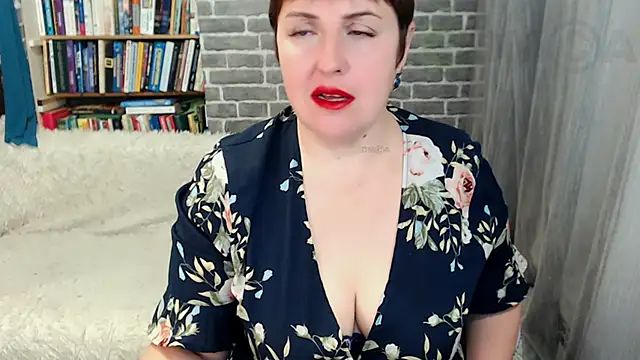 Rainbow lady online show from November 20, 2025, 4:02 am