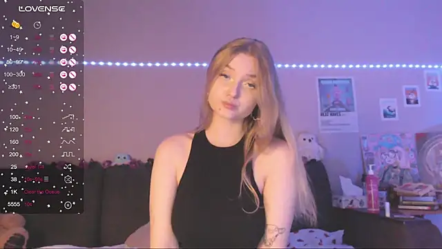 MiaMiaMeow online show from February 17, 2025, 7:23 pm