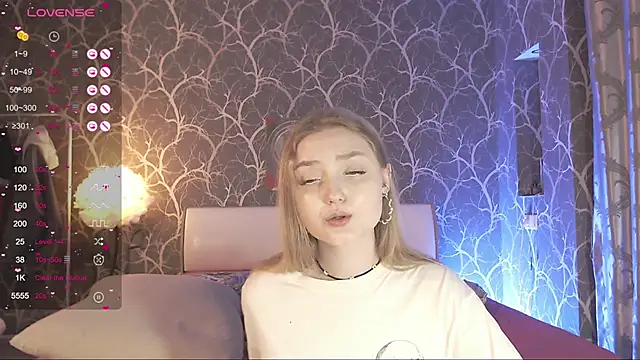 MiaMiaMeow online show from February 10, 2026, 4:39 pm