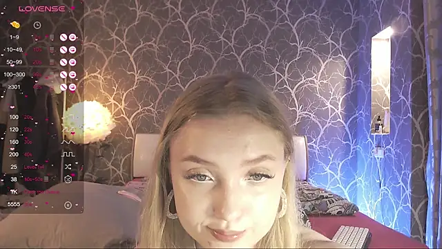 MiaMiaMeow online show from November 22, 2025, 2:38 pm