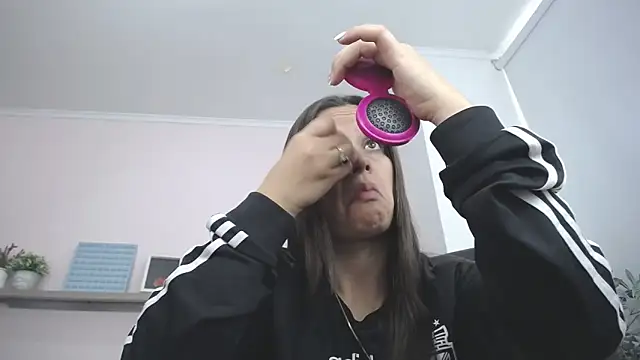 Snapshot of _juliana_rios chatting on November 8, 2025, 7:28 pm juliana rios online show from November 8, 2025, 7:28 pm