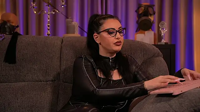 Snapshot of kelly_kent chatting on March 17, 2025, 12:10 am kelly kent online show from March 17, 2025, 12:10 am