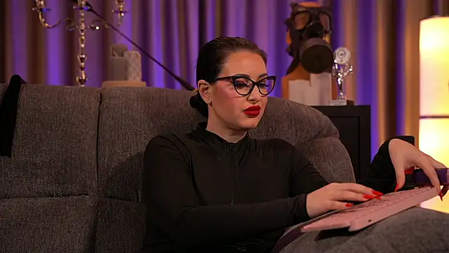 Snapshot of kelly_kent chatting on February 4, 2025, 1:56 am kelly kent online show from February 4, 2025, 1:56 am