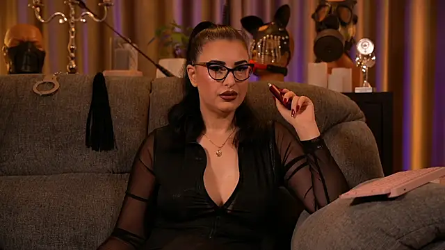 Snapshot of kelly_kent chatting on October 9, 2025, 10:32 pm kelly kent online show from October 9, 2025, 10:32 pm