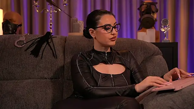 Snapshot of kelly_kent chatting on March 9, 2025, 6:28 am kelly kent online show from March 9, 2025, 6:28 am