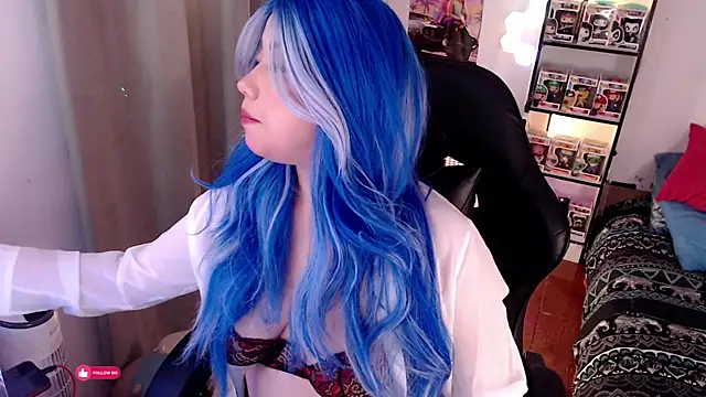 Snapshot of Emmy_Ruiz chatting on December 5, 2025, 12:43 am Emmy Ruiz online show from December 5, 2025, 12:43 am