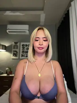 Snapshot of NastyH0tBABEx chatting on March 22, 2025, 10:28 am NastyH0tBABEx online show from March 22, 2025, 10:28 am